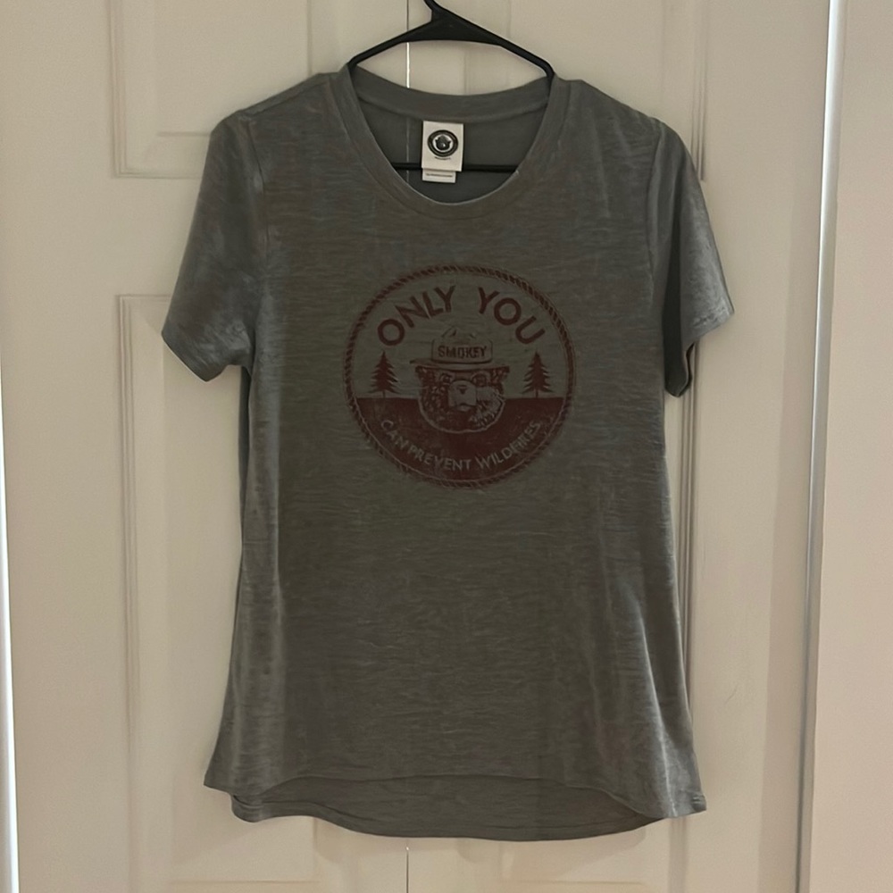 Grey Smokey the Bear shirt sleeve t-shirt. Size L.